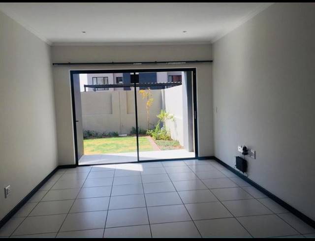 1 BEDROOM APARTMENT FOR SALE IN FOURWAYS